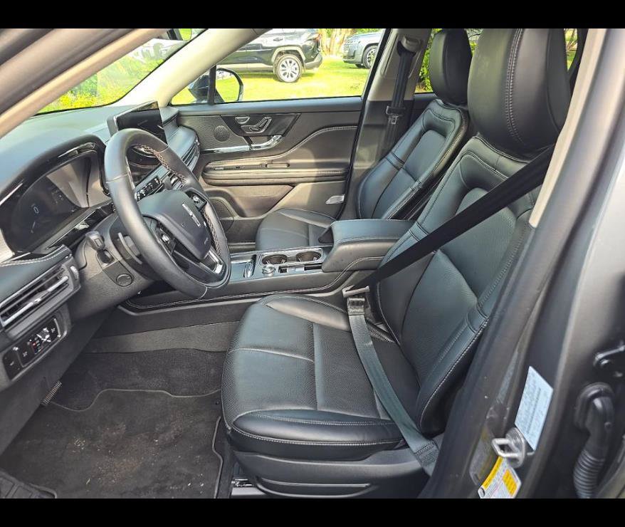Used 2026 Lincoln Corsair Premiere FWD image 3