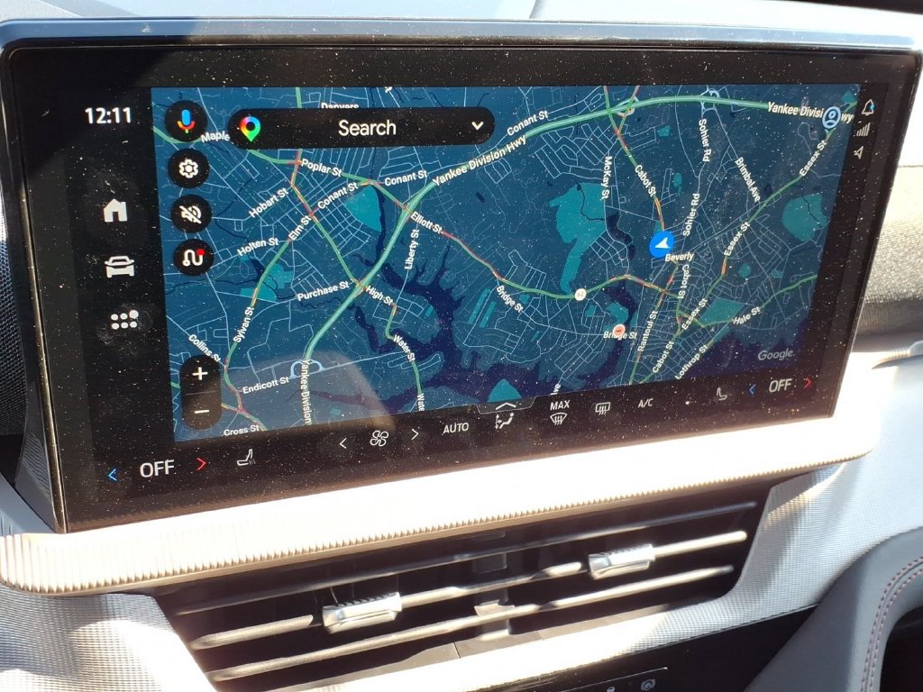 Used 2025 Ford Explorer Active AWD/4WD image 26