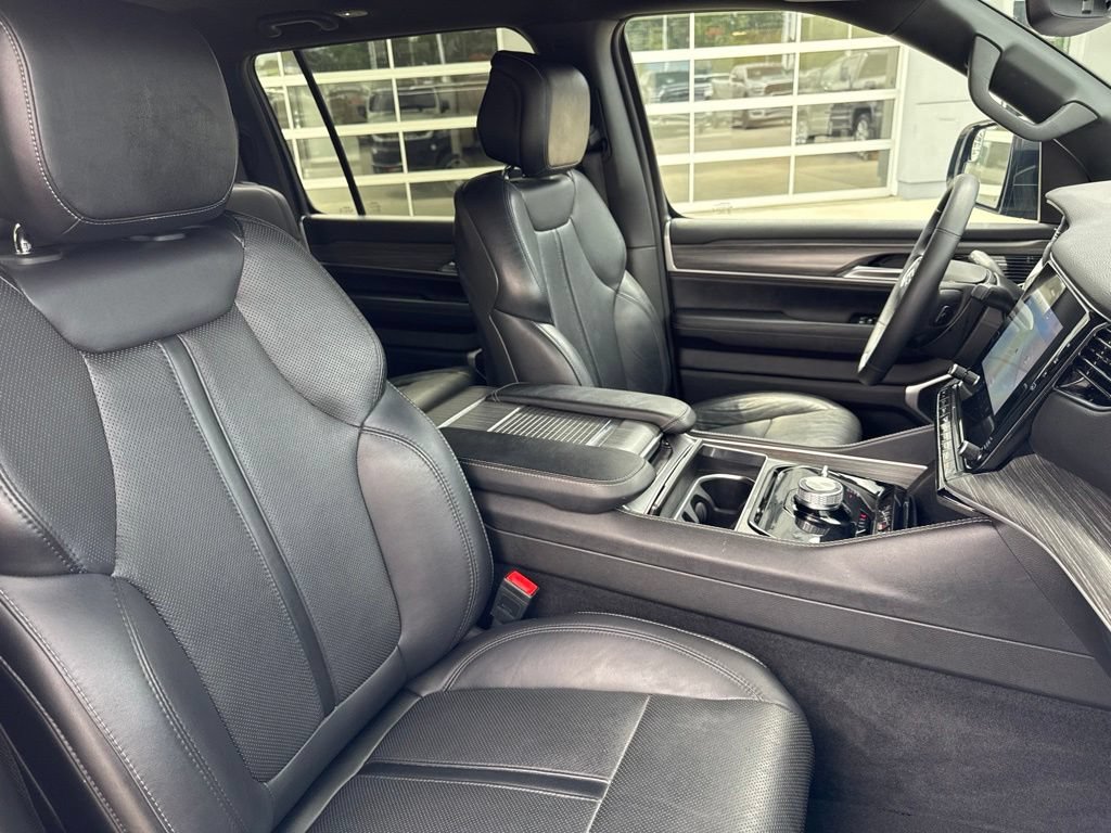 Used 2024 Jeep Wagoneer Series II w/ Flexible Seating Group AWD/4WD image 49