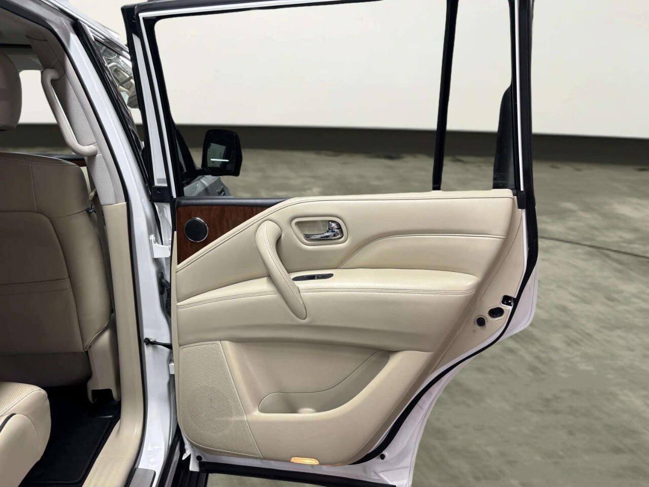 Used 2019 INFINITI QX80 Luxe w/ 22" Wheel Package AWD/4WD image 21