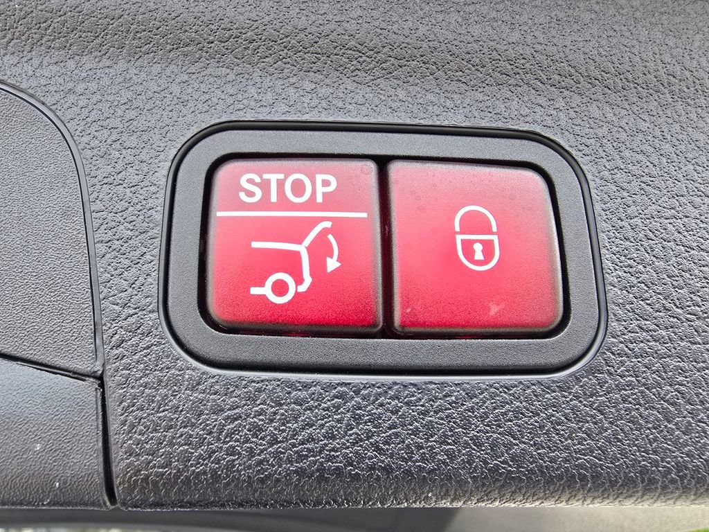 Certified 2023 Mercedes-Benz GLE 350 4MATIC w/ Premium Package image 21