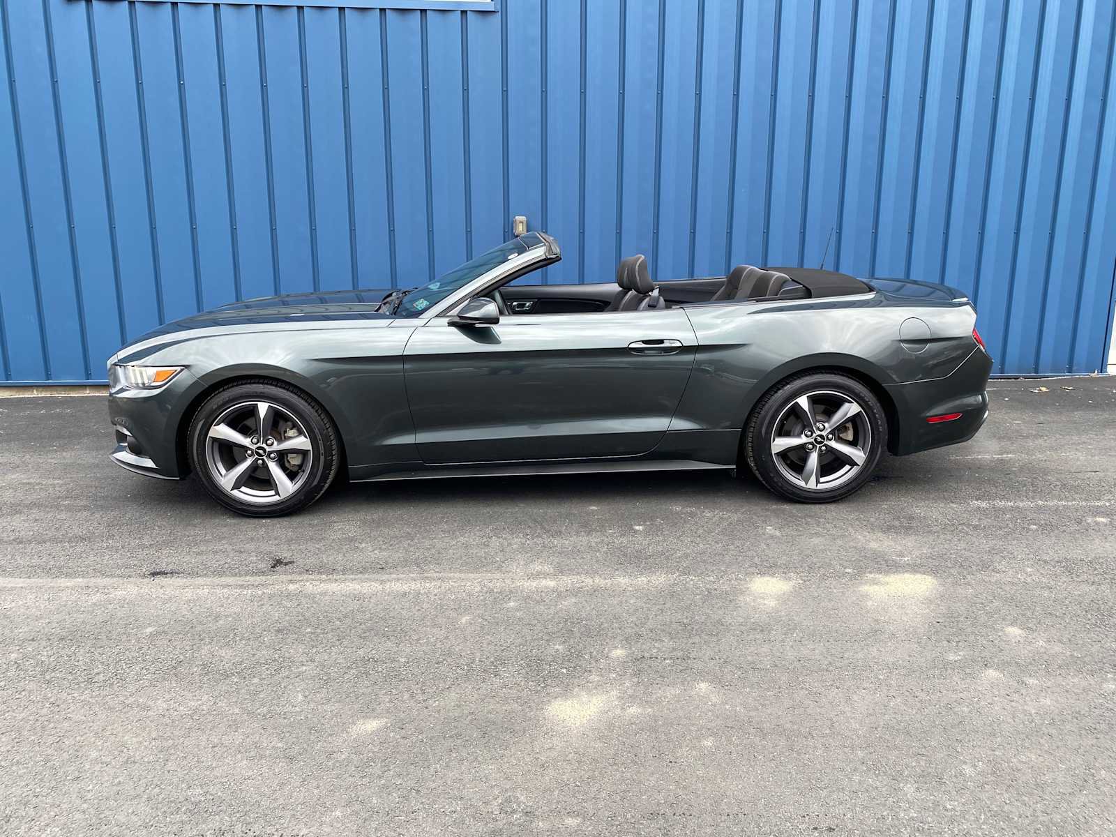 Used 2015 Ford Mustang Convertible image 12