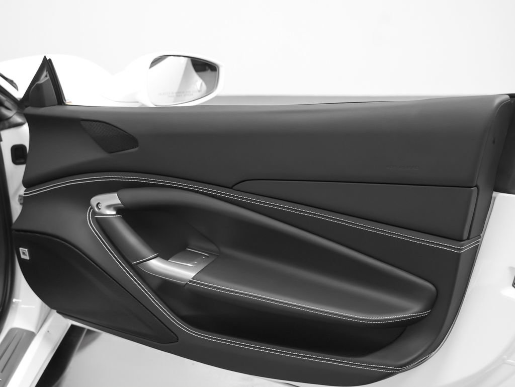 Certified 2022 Ferrari F8 Tributo RWD image 31
