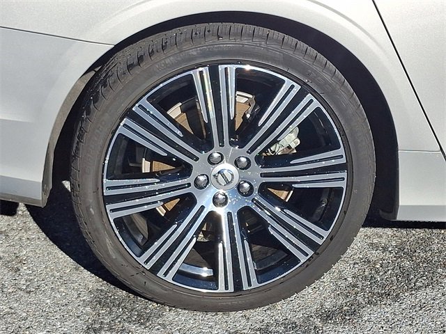 Used 2023 Volvo S90 B6 Plus image 8