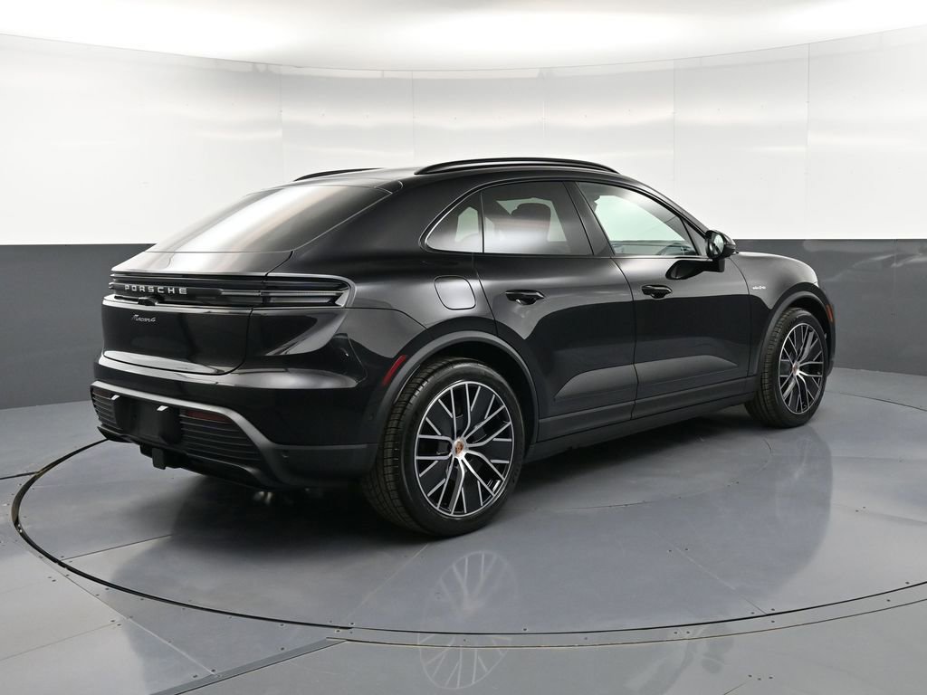 New 2026 Porsche Macan 4 Electric AWD/4WD image 8