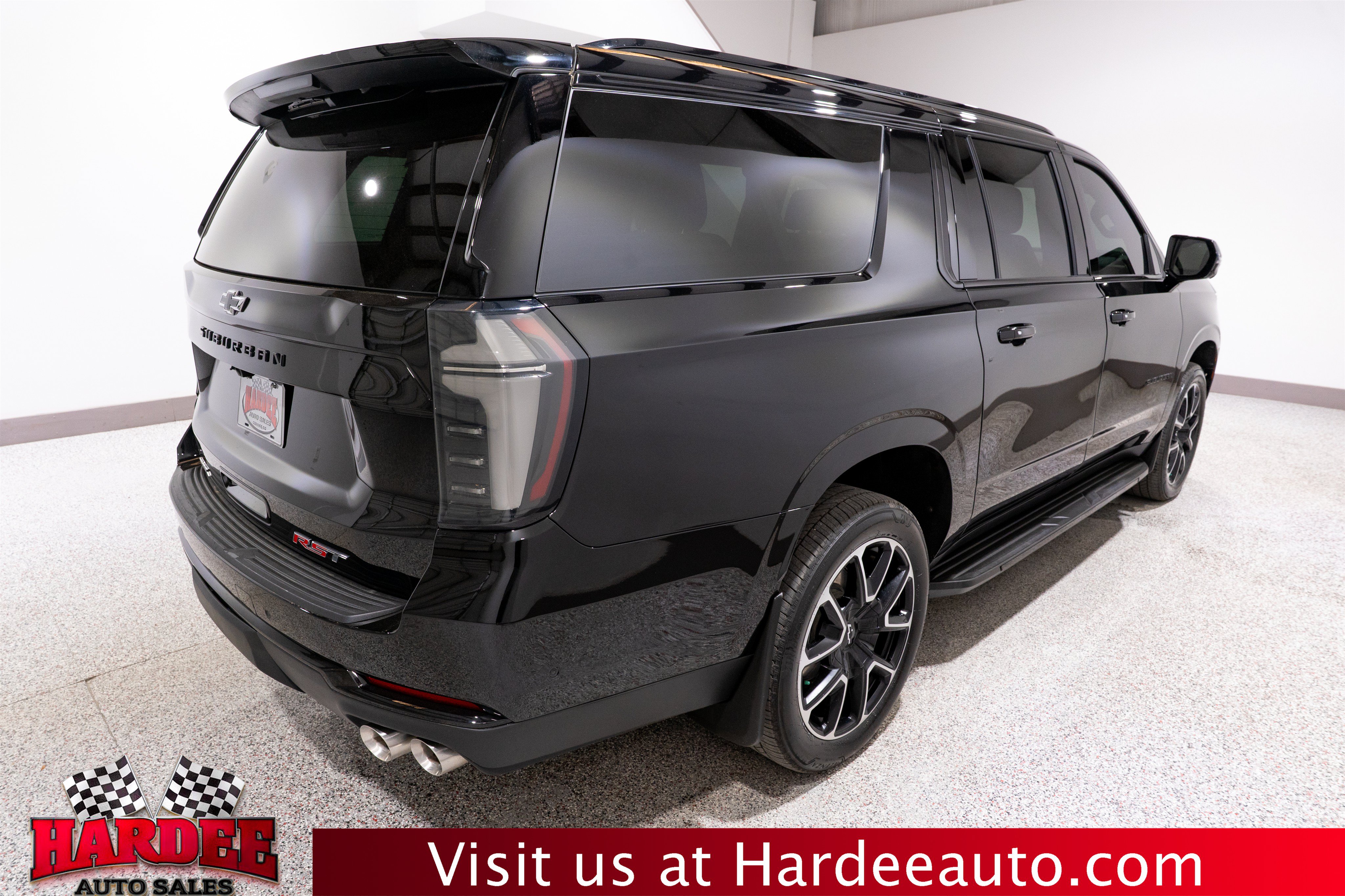 Used 2026 Chevrolet Suburban RST w/ Comfort Package AWD/4WD image 5
