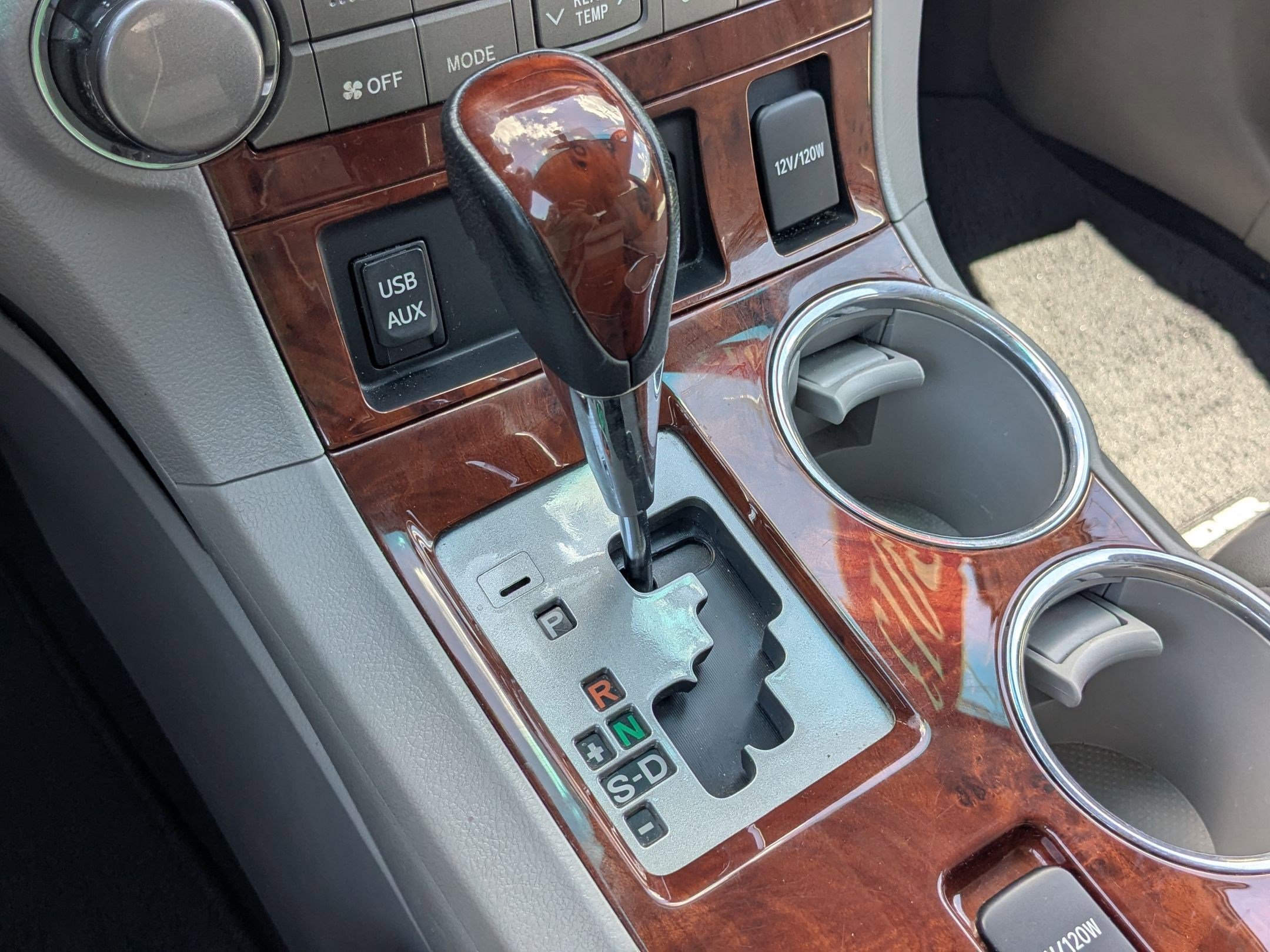 Used 2013 Toyota Highlander Limited AWD/4WD image 24