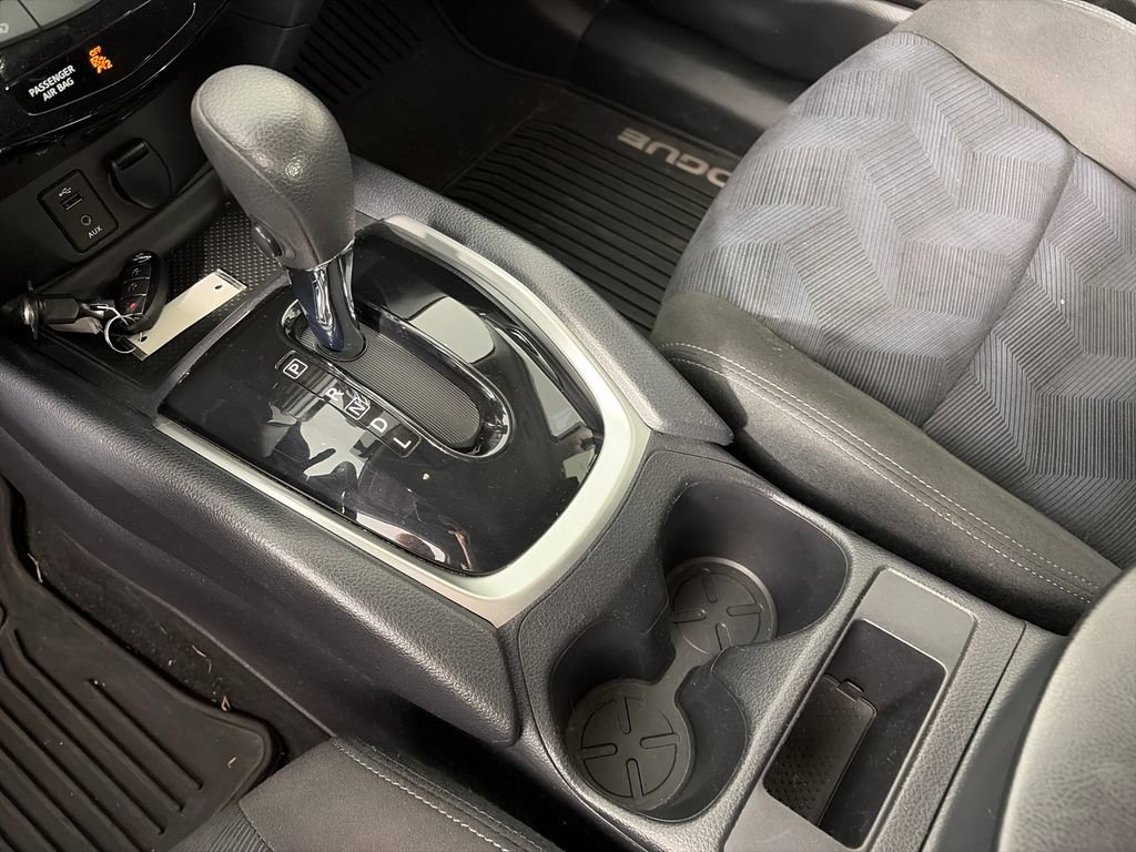 Used 2015 Nissan Rogue SV image 22