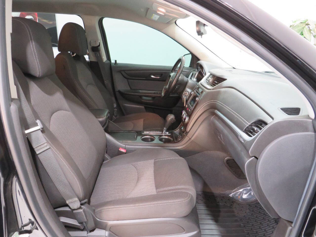 Used 2016 Chevrolet Traverse LT w/ Traveler's Package image 10