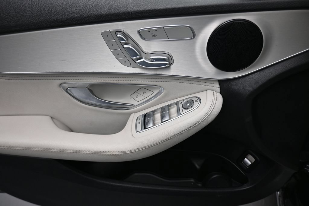Used 2016 Mercedes-Benz C 300 4MATIC Sedan image 10
