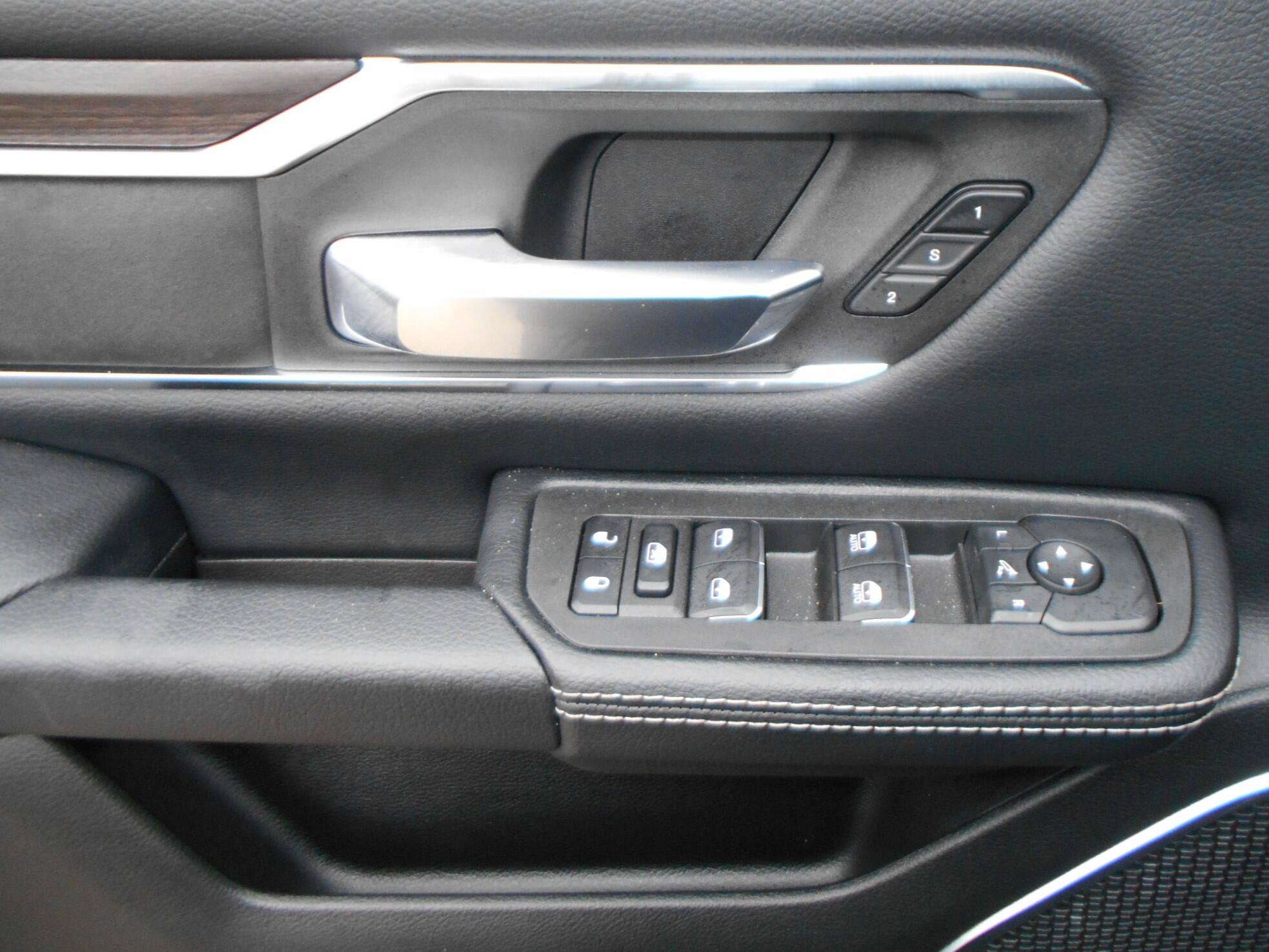 New 2026 RAM 1500 Laramie AWD/4WD image 25