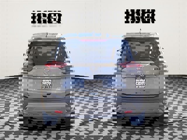 Used 2023 Nissan Rogue S image 6