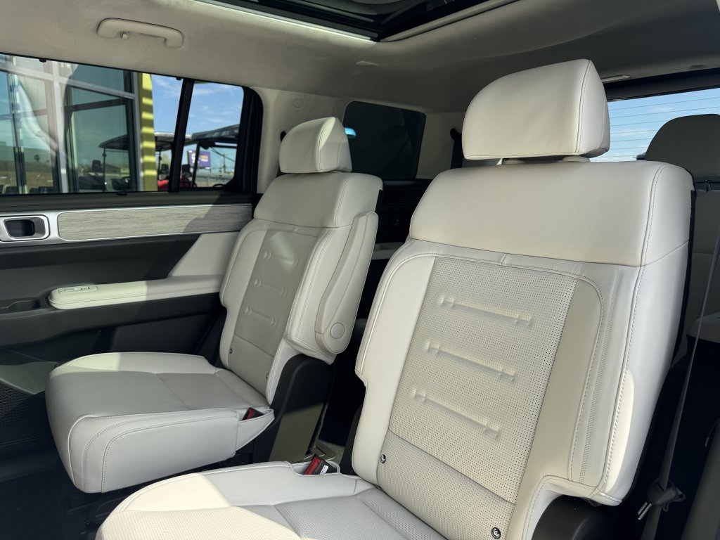 Used 2024 Hyundai Santa Fe Calligraphy image 39