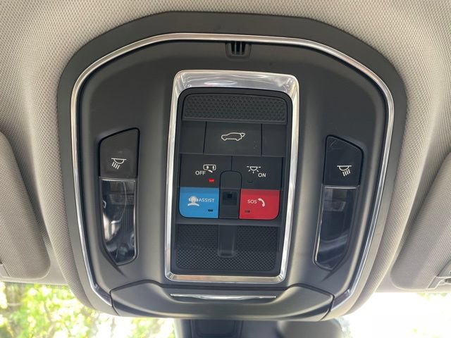 Used 2021 Jeep Grand Cherokee L Limited AWD/4WD image 31
