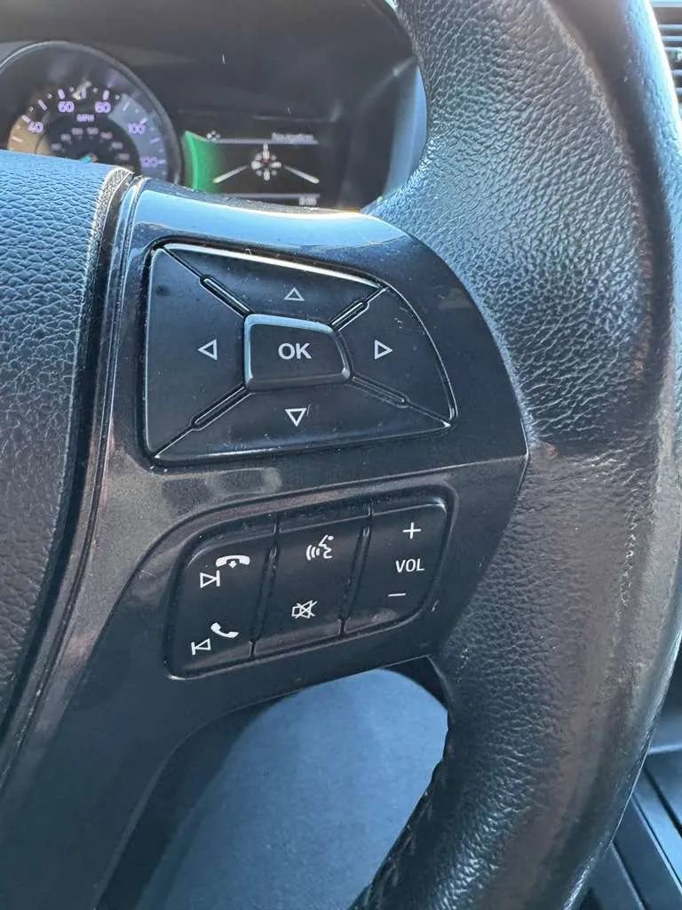 Used 2018 Ford Explorer XLT w/ Equipment Group 202A AWD/4WD image 20