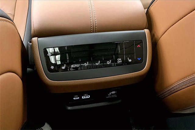 New 2025 Nissan Pathfinder Platinum w/ Cargo Package image 19