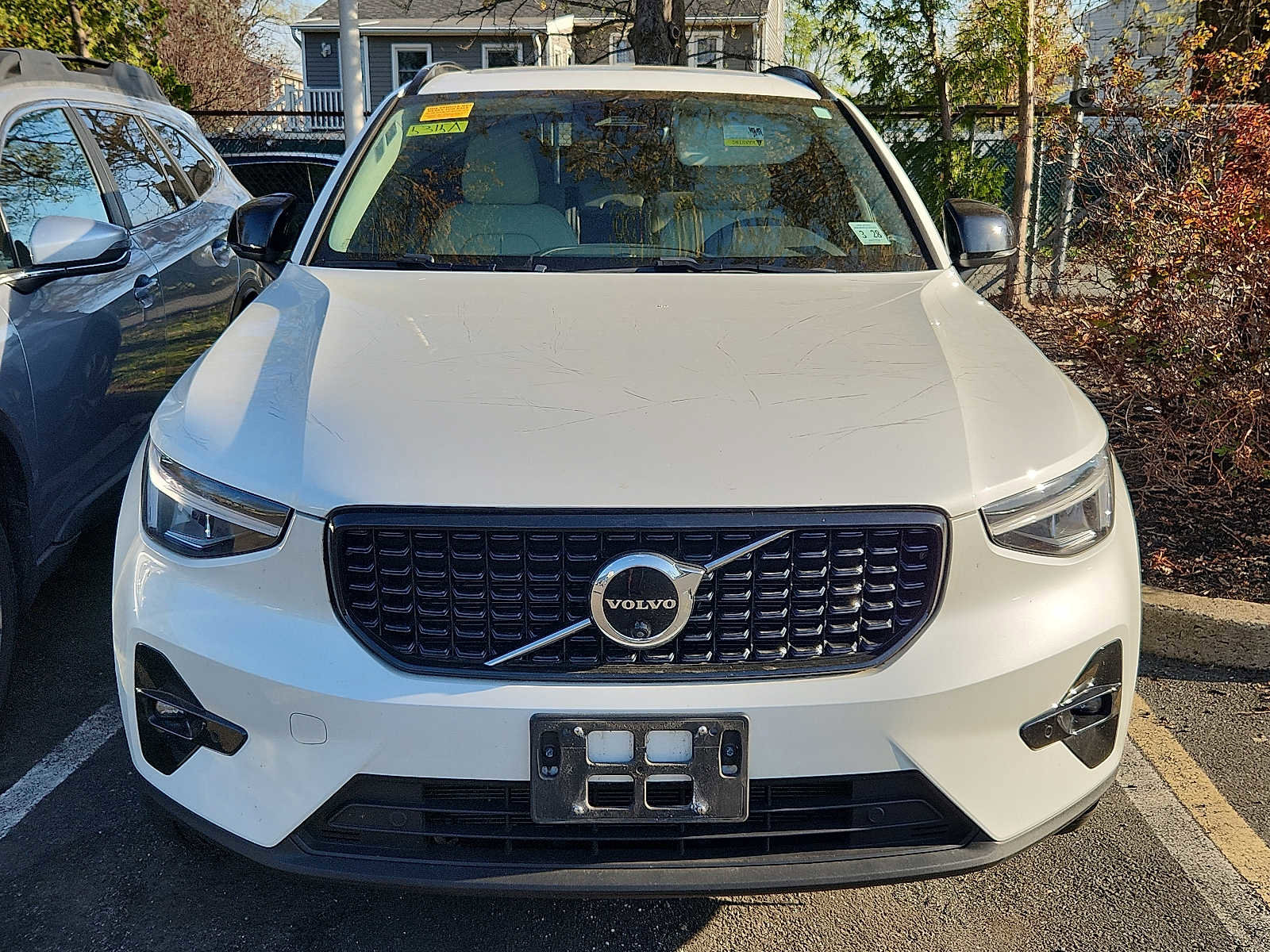Used 2023 Volvo XC40 B5 Plus w/ Driver Assist Package image 2