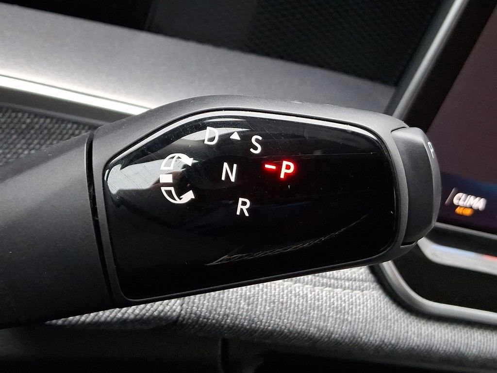 Used 2025 Volkswagen Tiguan S image 13