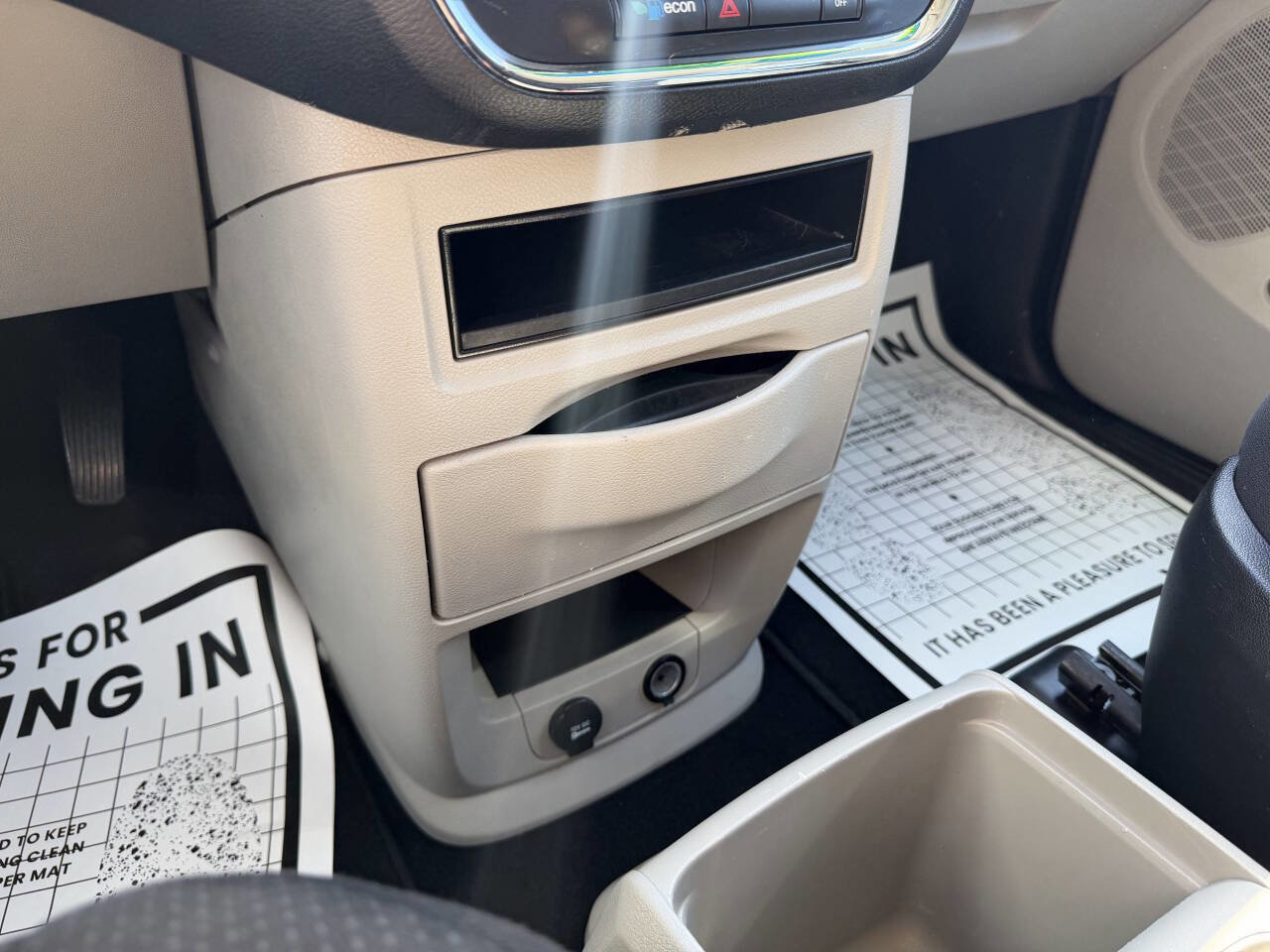 Used 2017 Dodge Grand Caravan SE w/ Power Window Group image 15