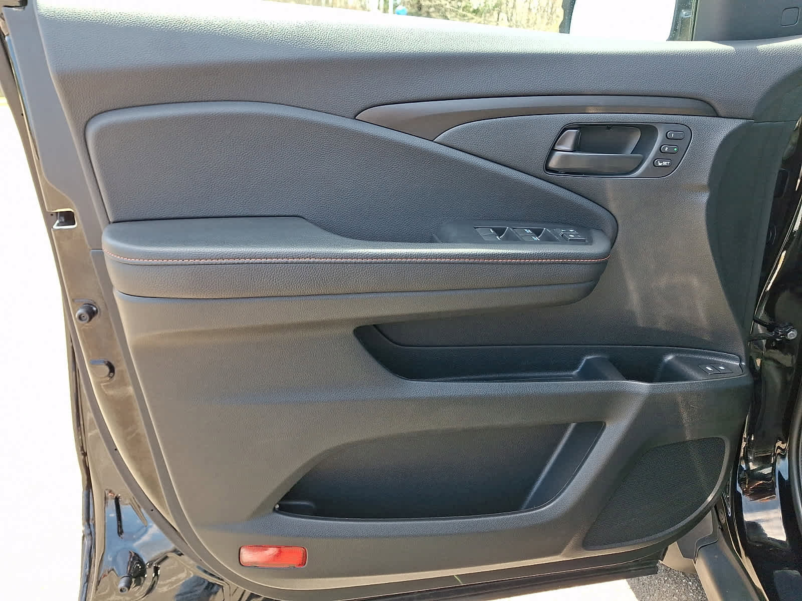 Certified 2025 Honda Passport TrailSport image 14