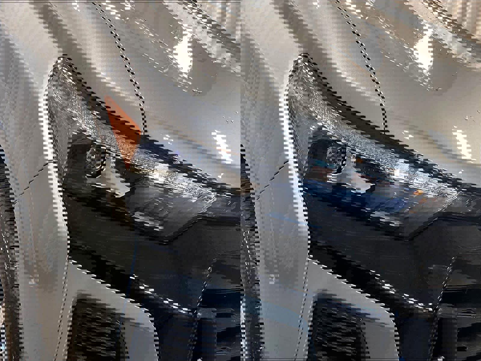 Used 2024 Chevrolet Colorado Z71 w/ Z71 Convenience Package 2 image 32