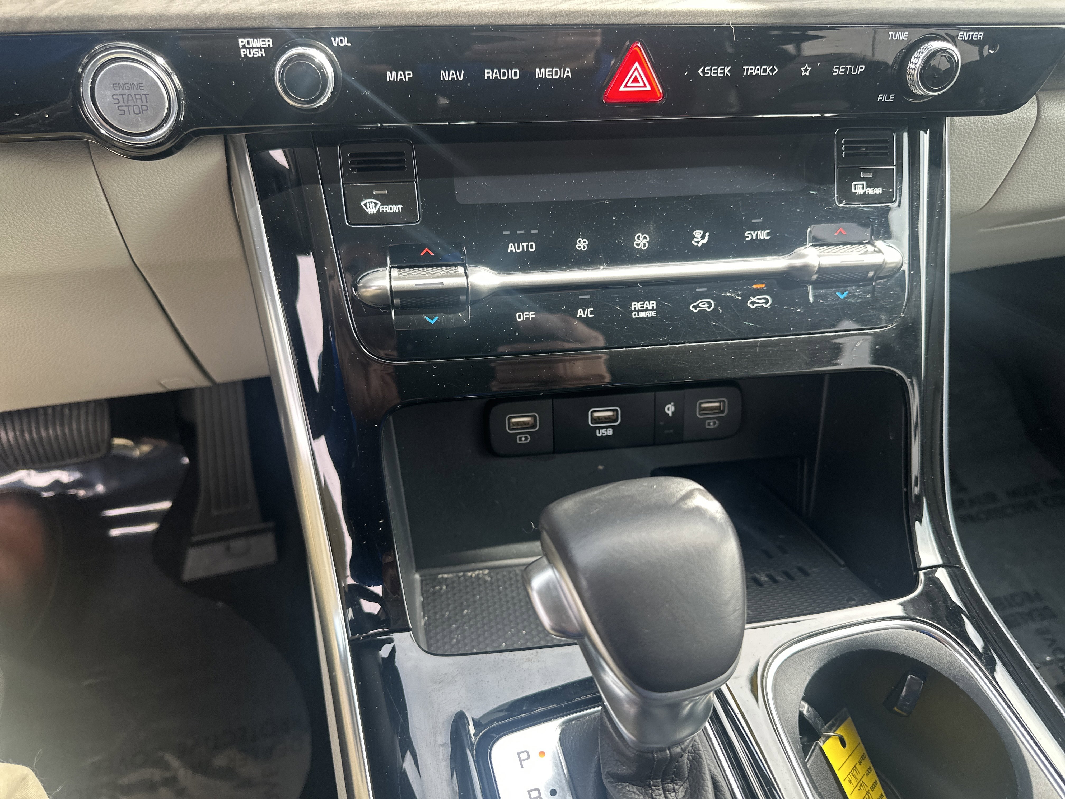 Used 2024 Kia Carnival SX image 34