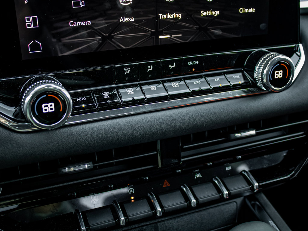 New 2025 GMC Canyon Elevation w/ Convenience Package image 32