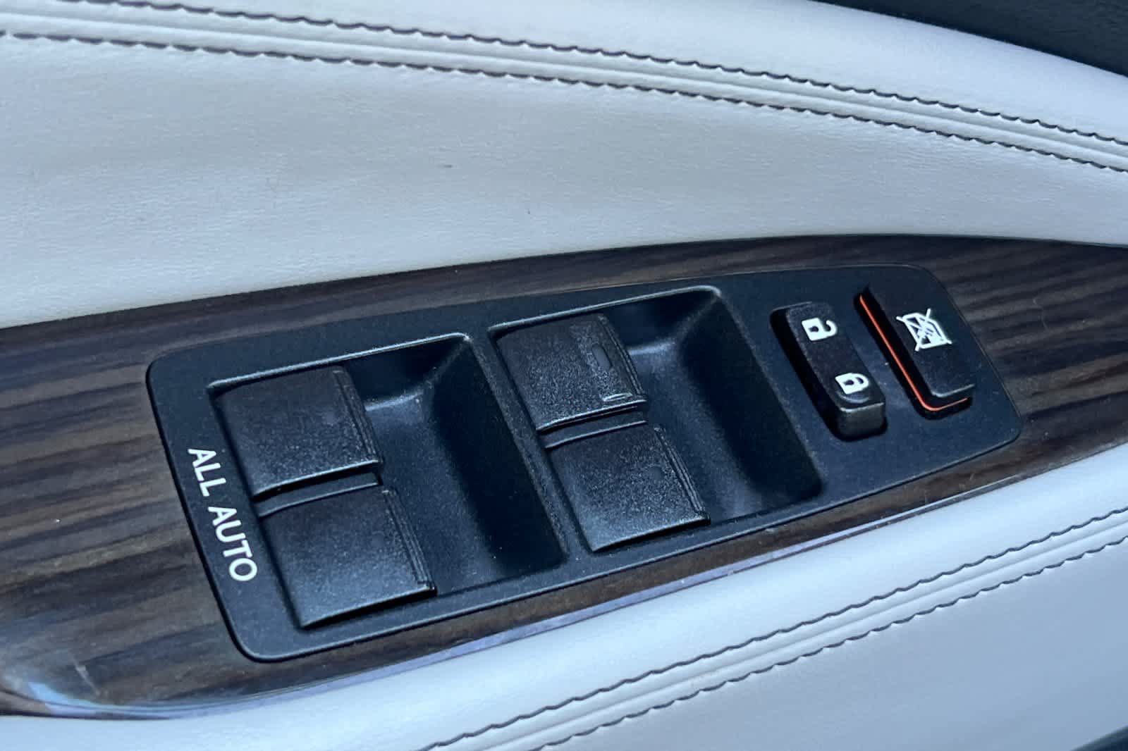 Used 2014 Lexus LS 460 w/ Comfort Package RWD image 13