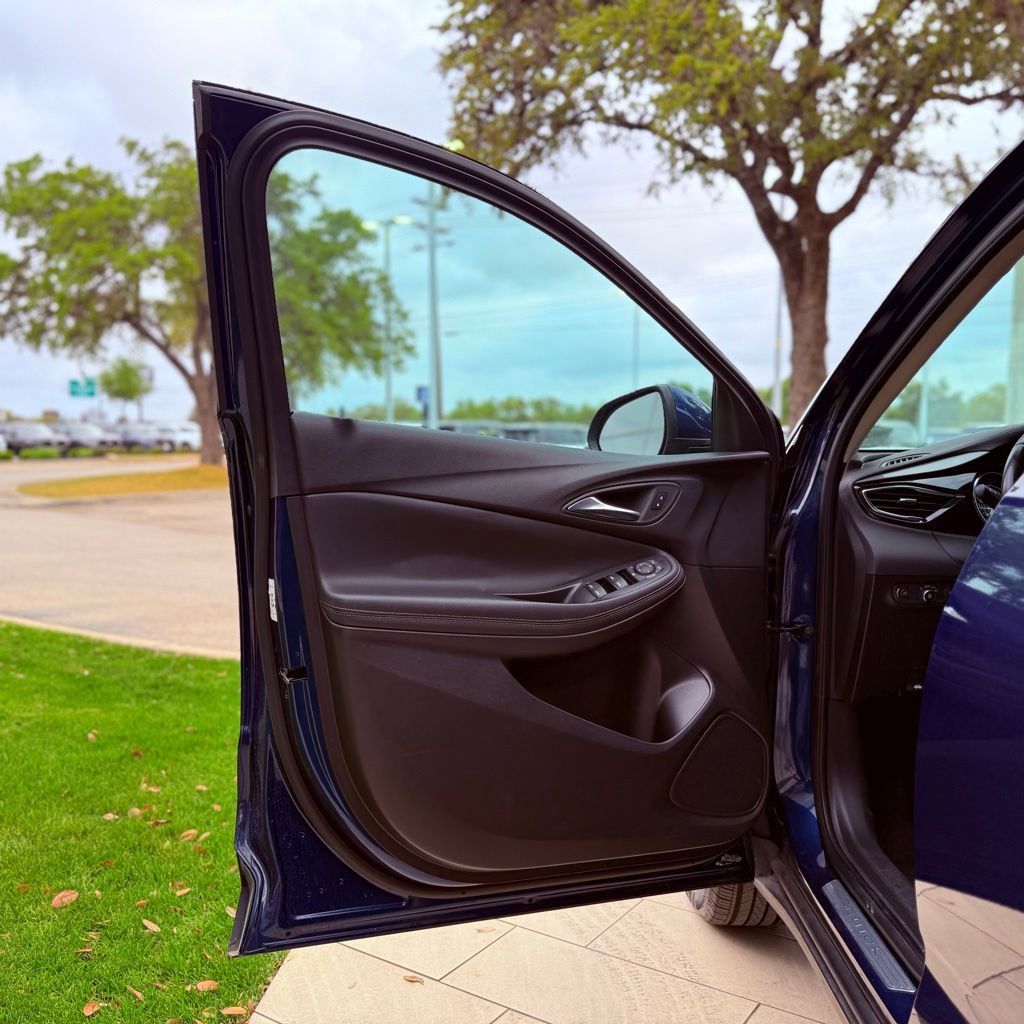 Used 2023 Buick Encore GX Select image 23