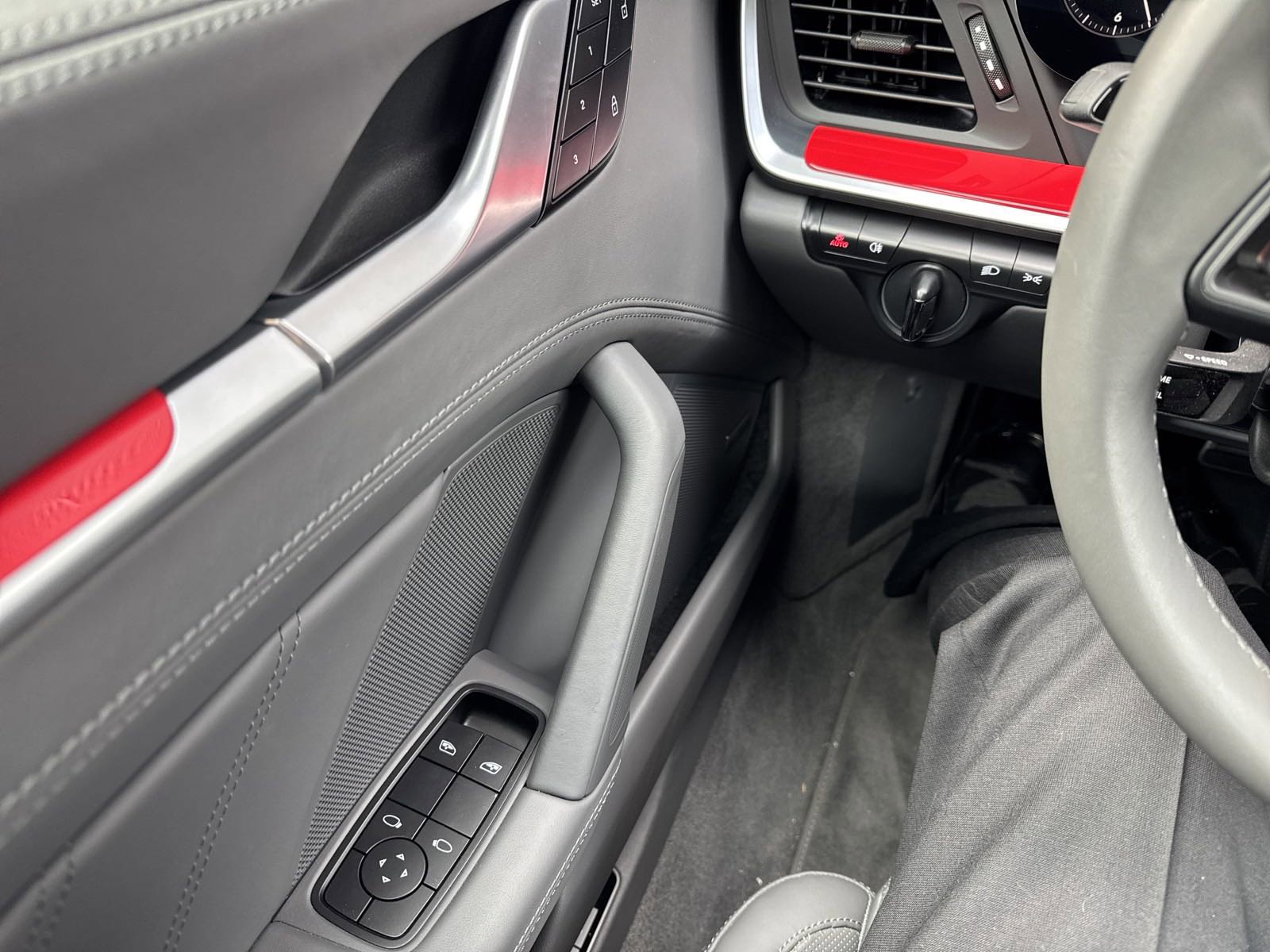Certified 2024 Porsche 911 Targa 4S image 23