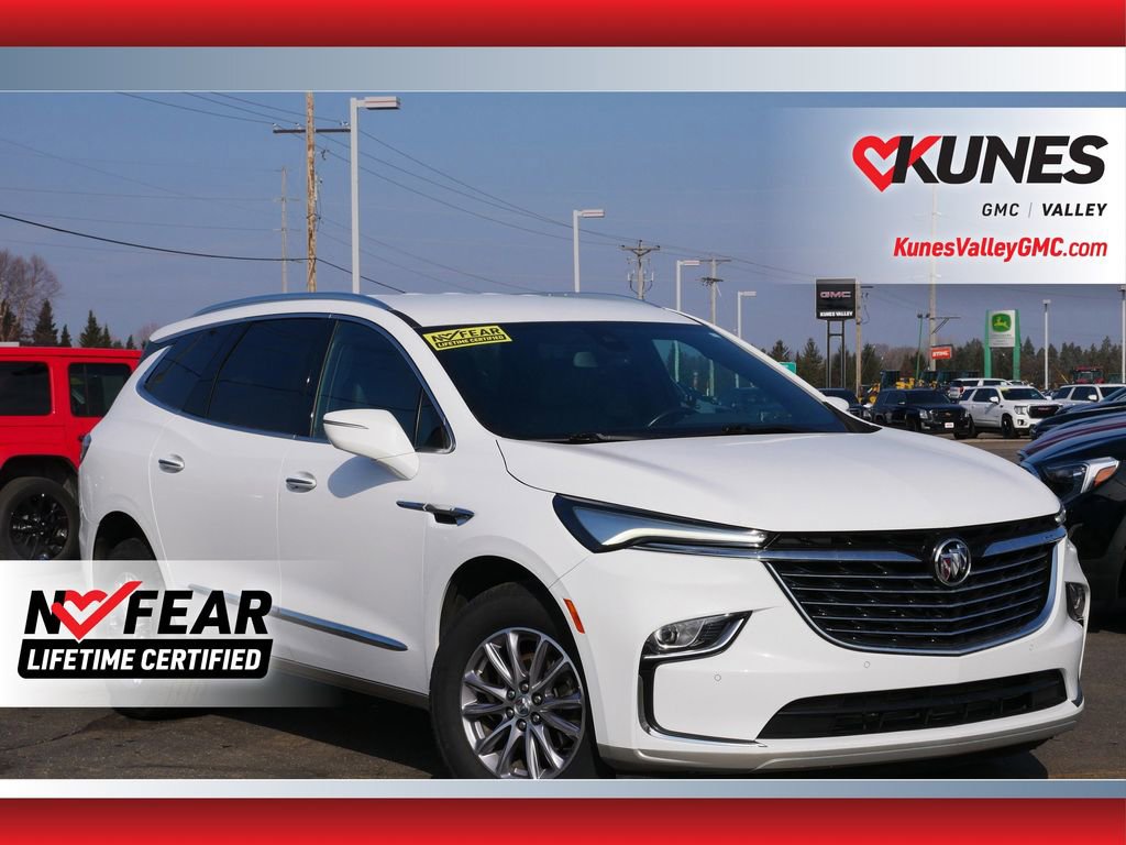 Used 2023 Buick Enclave Essence image 1