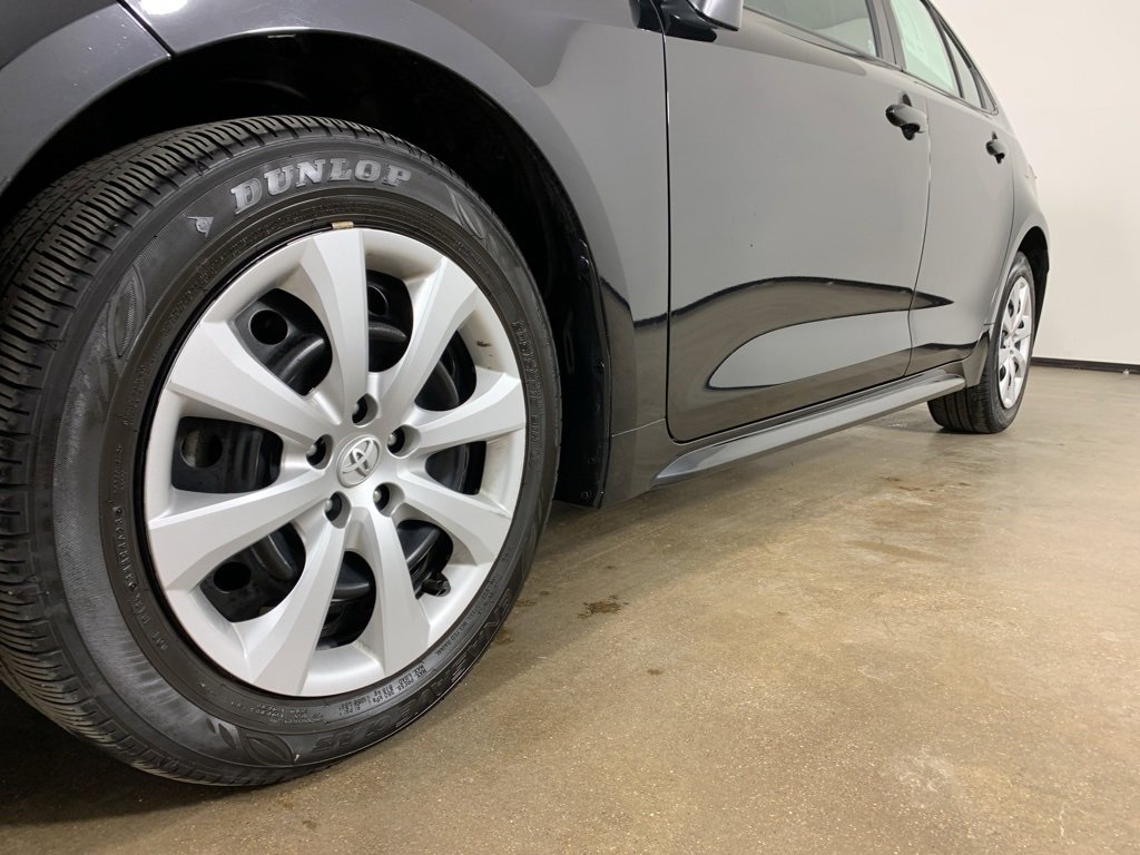 Used 2024 Toyota Corolla LE image 2