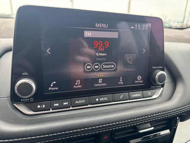 Used 2023 Nissan Rogue SV image 4