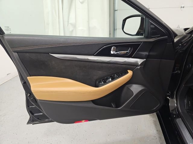 Used 2016 Nissan Maxima SR image 11