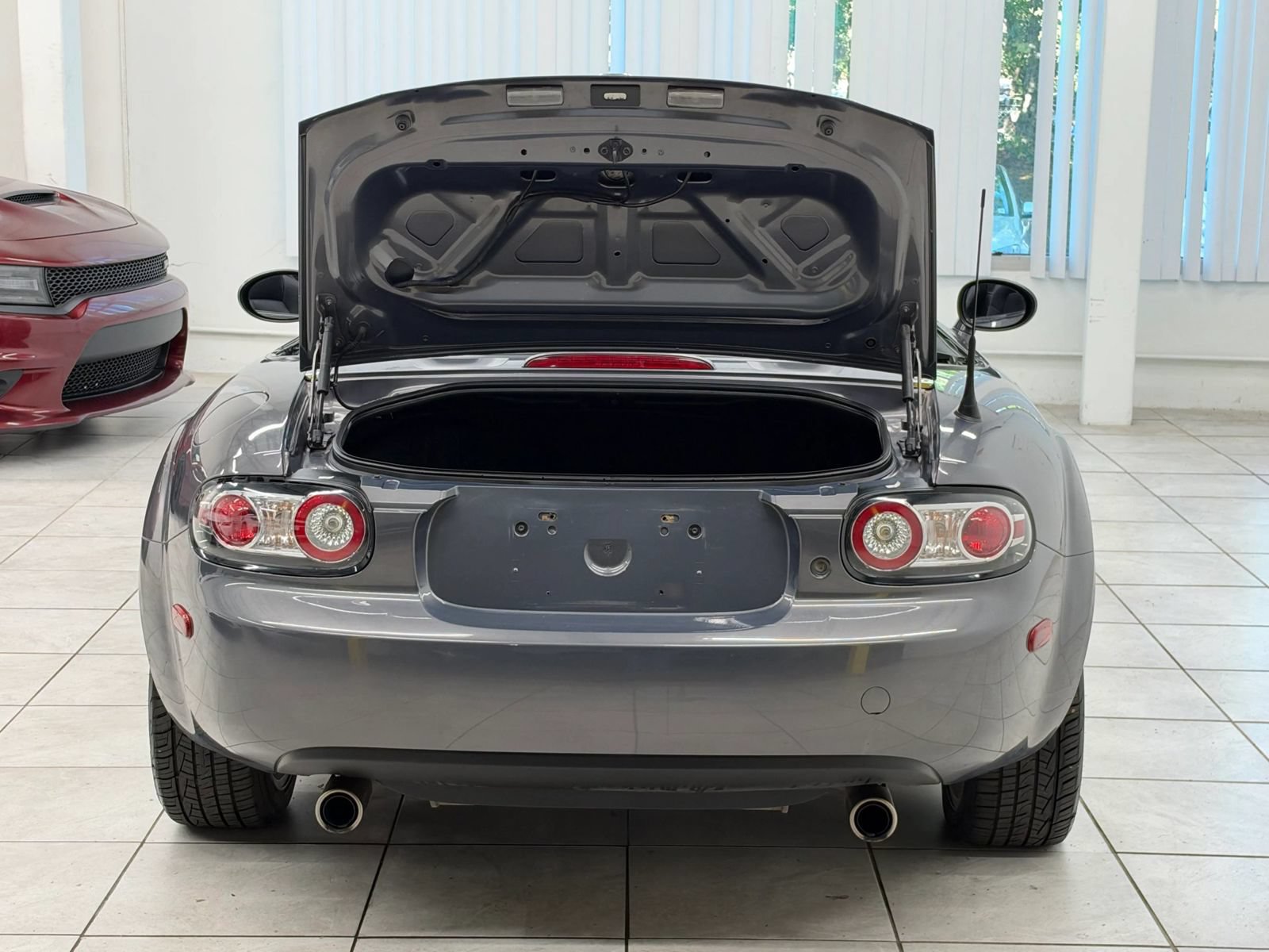 Used 2007 MAZDA MX-5 Miata Grand Touring w/ Premium Pkg RWD image 17