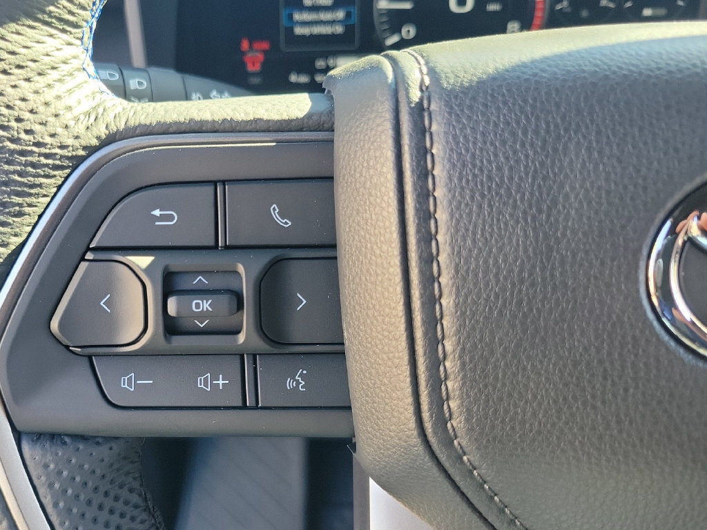 New 2026 Toyota Sequoia Platinum w/ TRD Off-Road Package AWD/4WD image 25