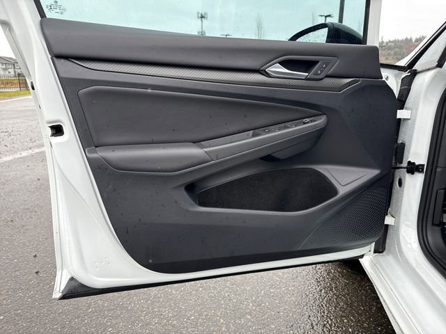 Used 2022 Volkswagen Golf R 2.0T image 21