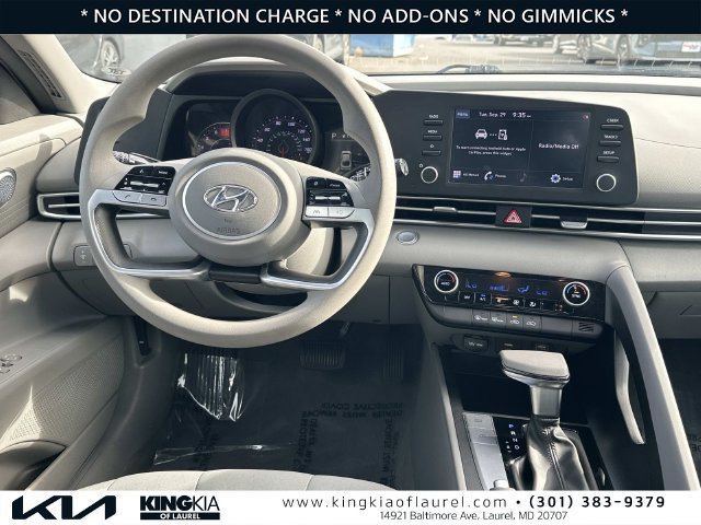 Used 2021 Hyundai Elantra SEL FWD image 2