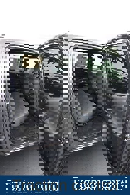 Used 2018 Toyota Tacoma TRD Sport image 14