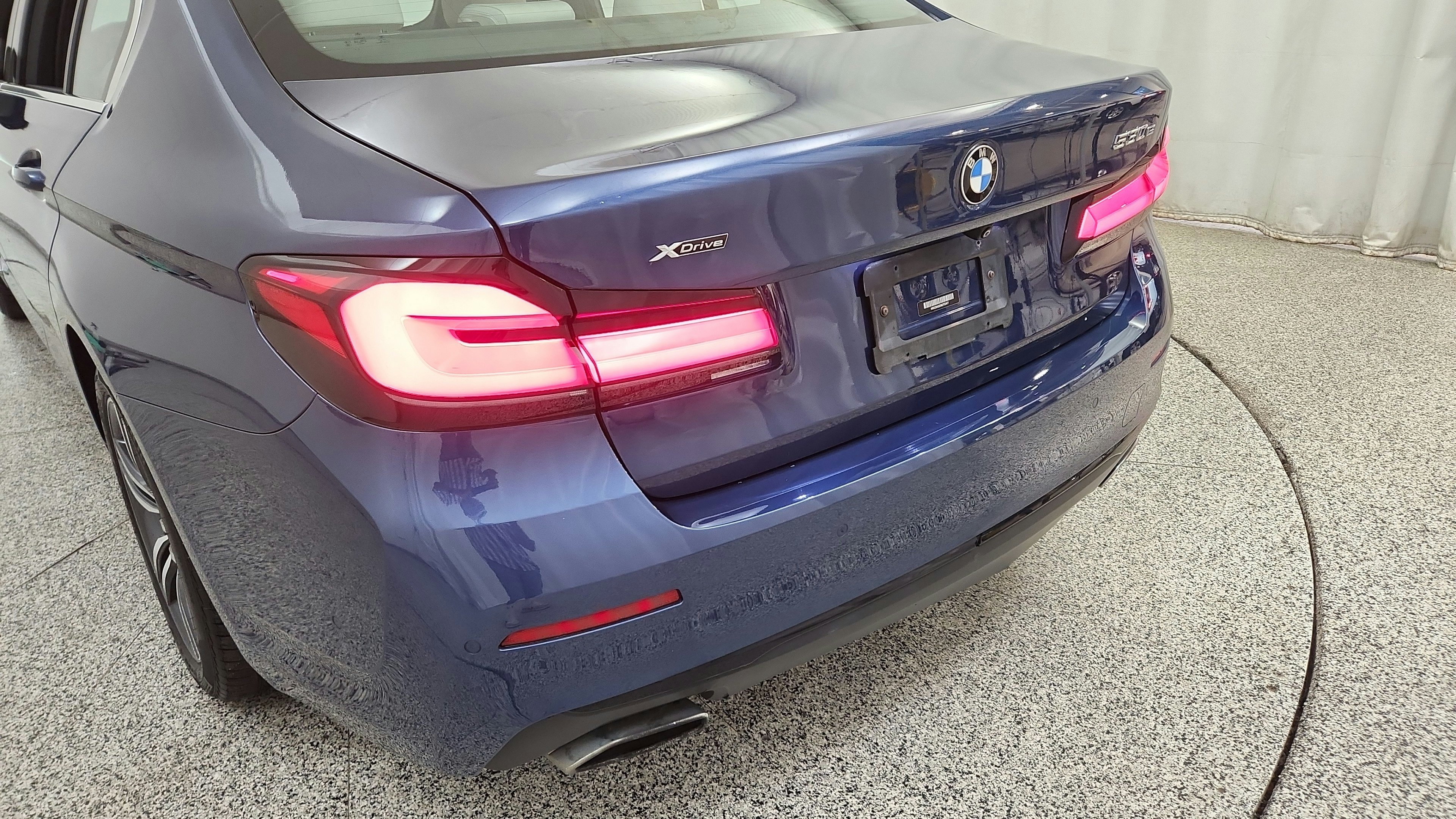 Used 2021 BMW 530e xDrive w/ Premium Package AWD/4WD image 29