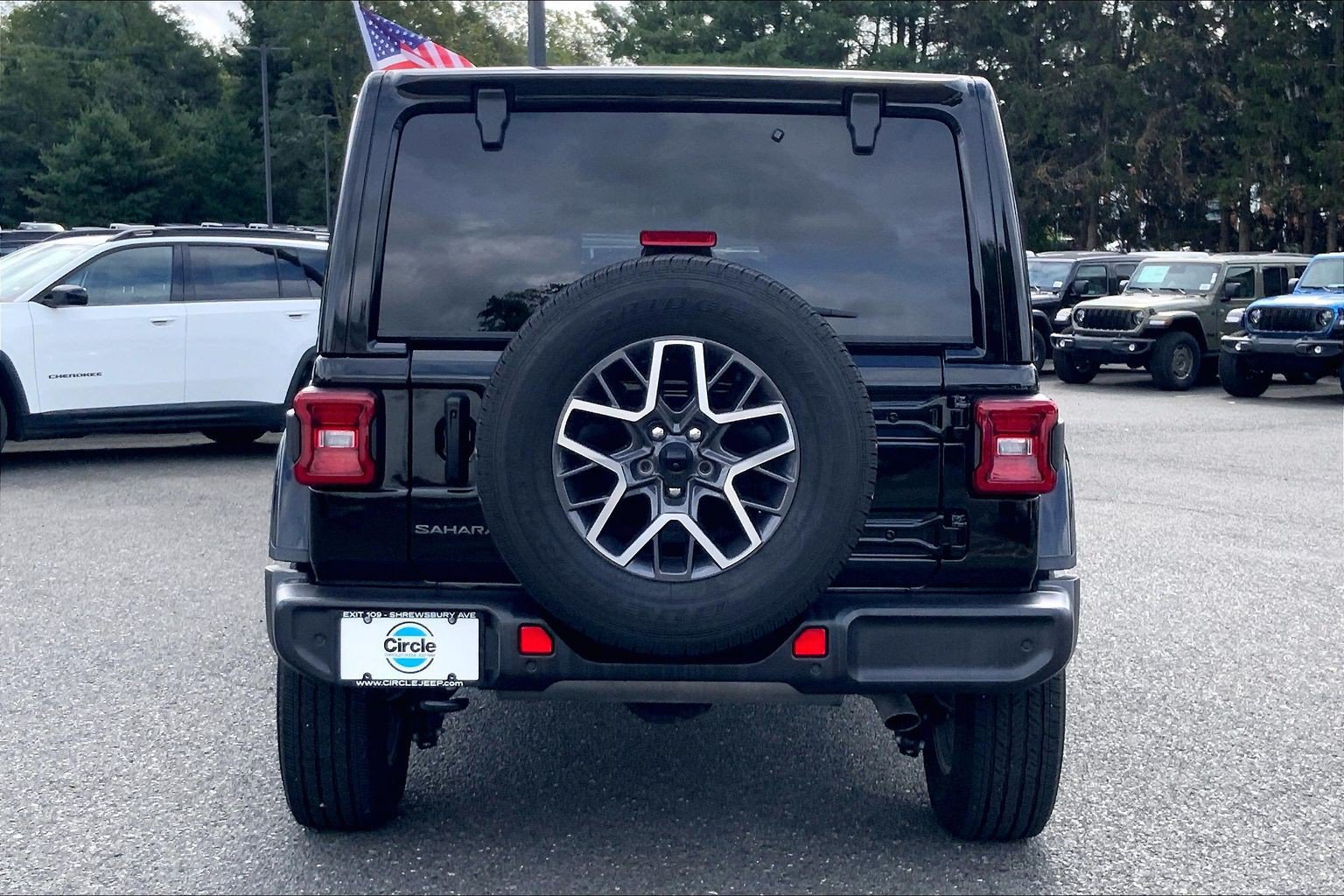 Certified 2025 Jeep Wrangler Unlimited Sahara w/ Safety Group AWD/4WD image 4