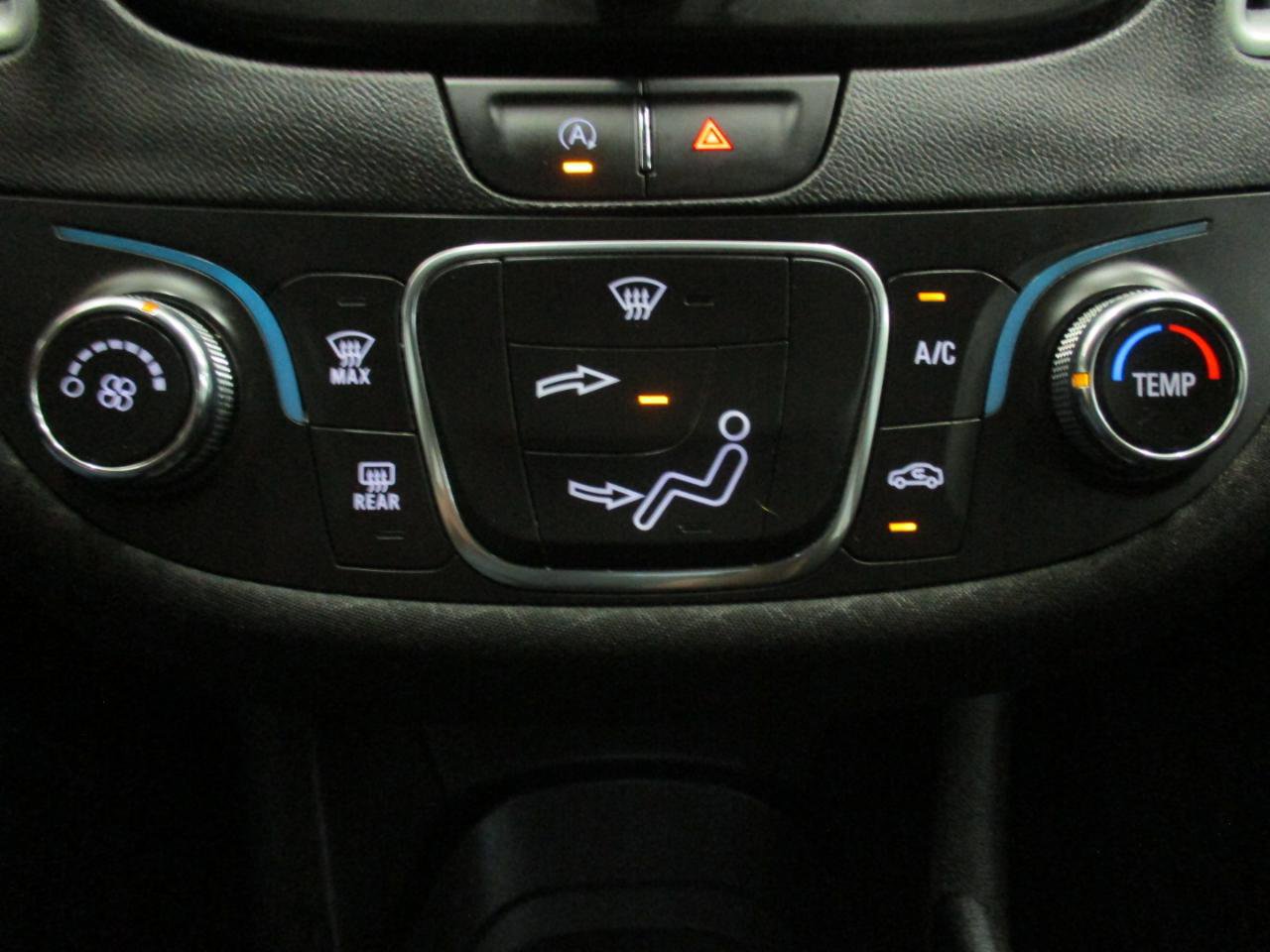 Used 2023 Chevrolet Malibu LS FWD image 21