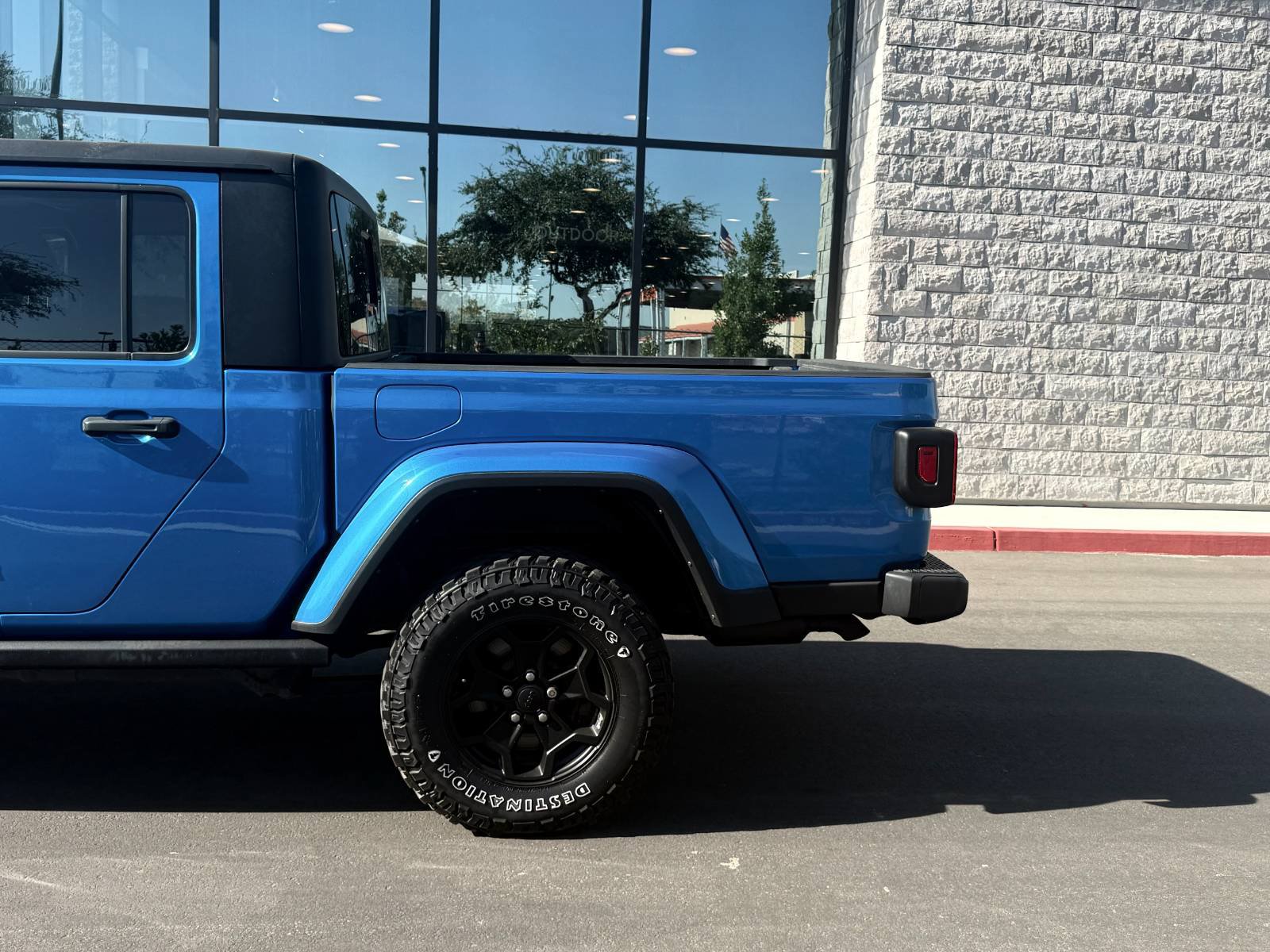 Used 2021 Jeep Gladiator Sport AWD/4WD image 10
