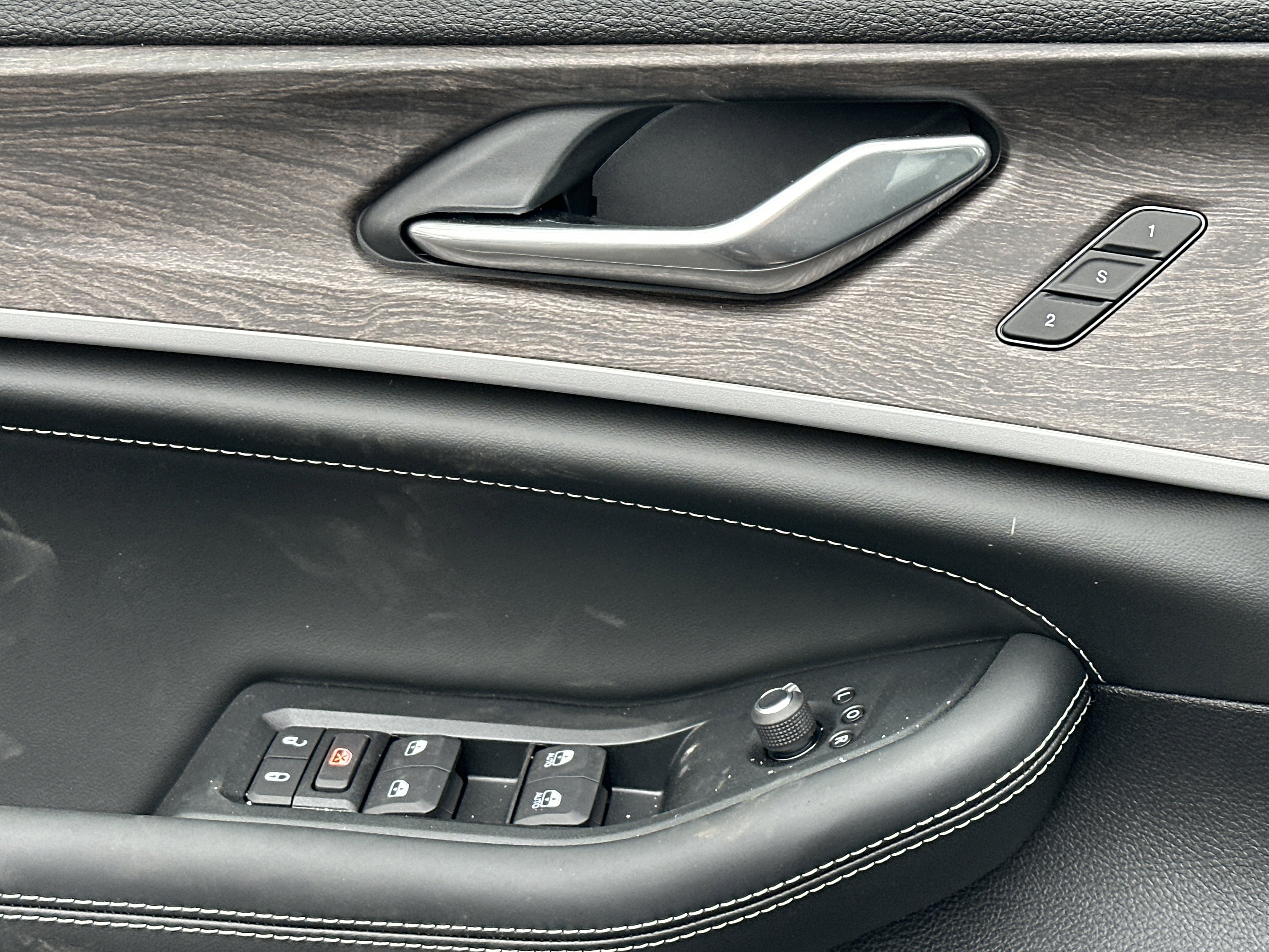 New 2026 Jeep Grand Cherokee L Limited image 11