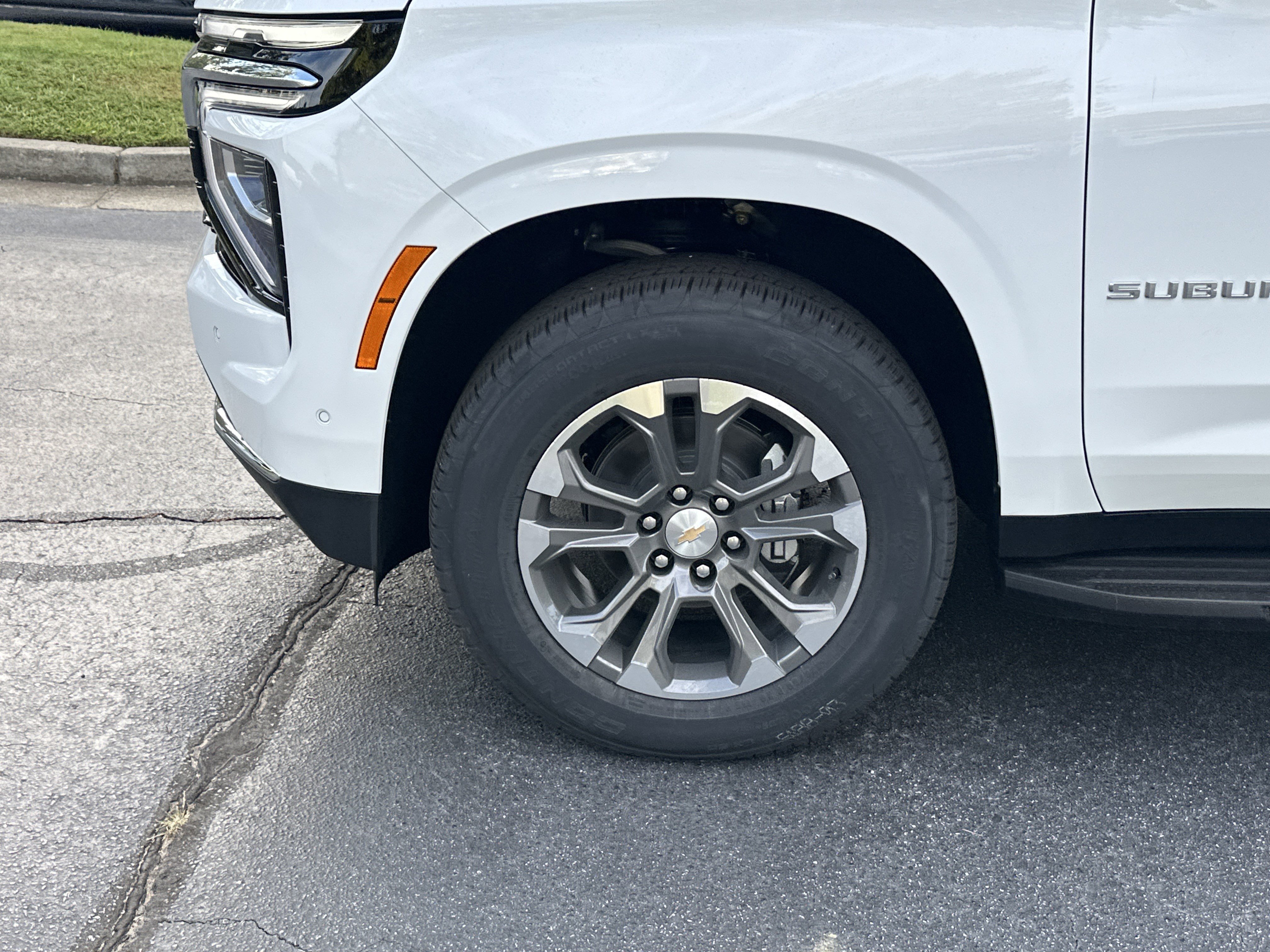 New 2025 Chevrolet Suburban LS RWD image 11