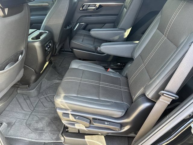 Used 2025 Chevrolet Tahoe High Country AWD/4WD image 26