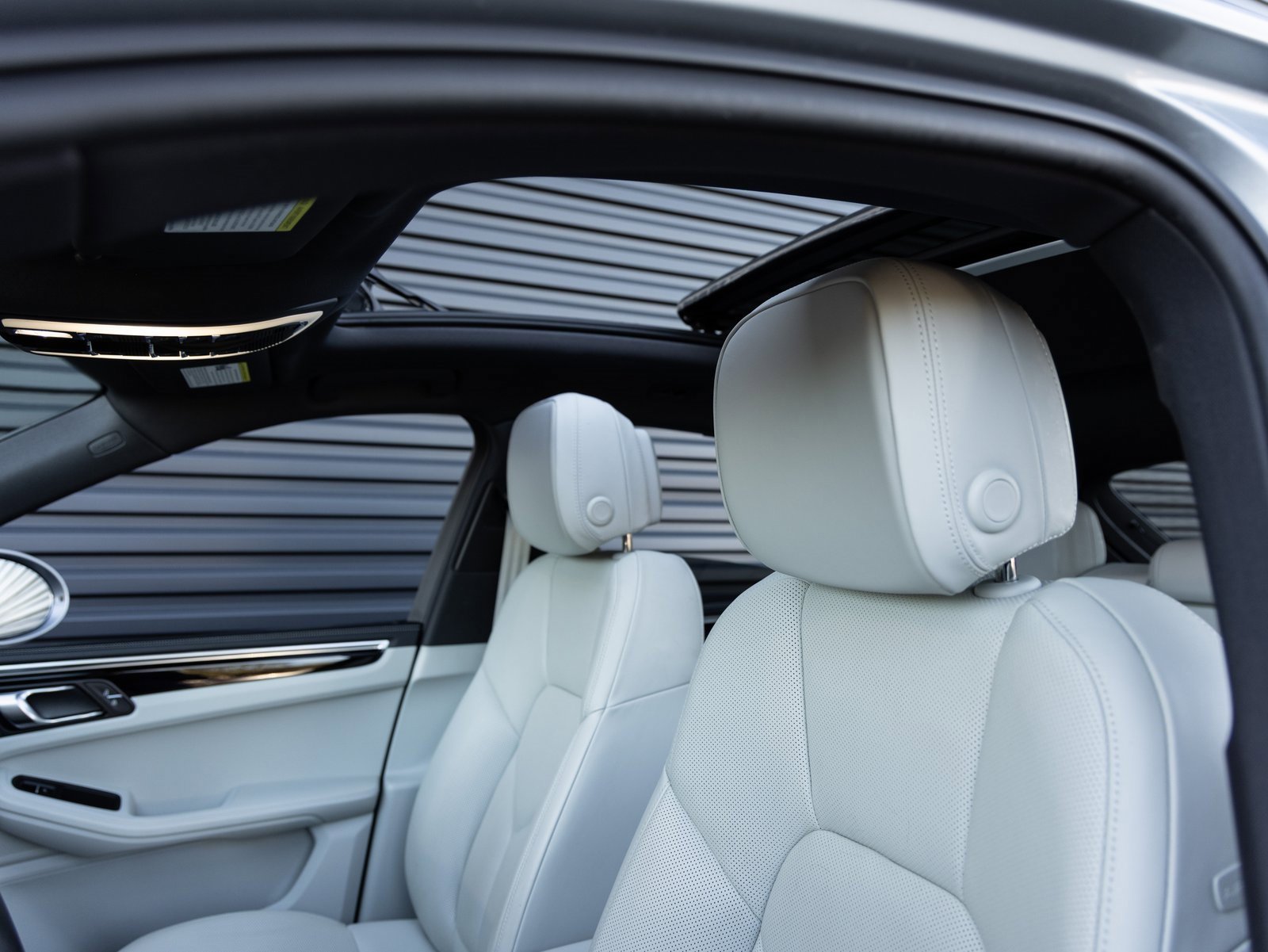 Used 2023 Porsche Macan S image 24