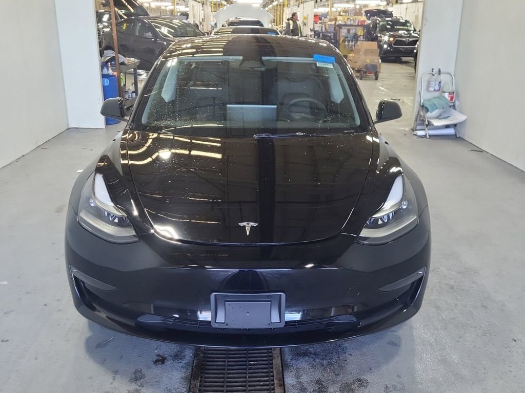 Used 2023 Tesla Model 3 Standard Range image 2