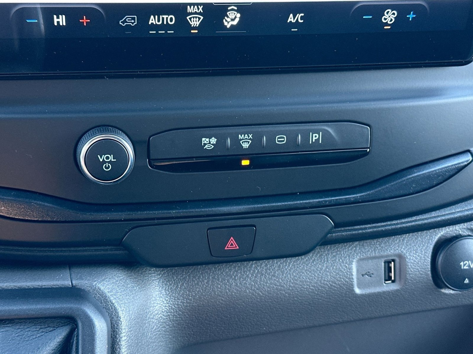 New 2026 Ford Transit 250 148 Medium Roof w/ Load Area Protection Package image 26