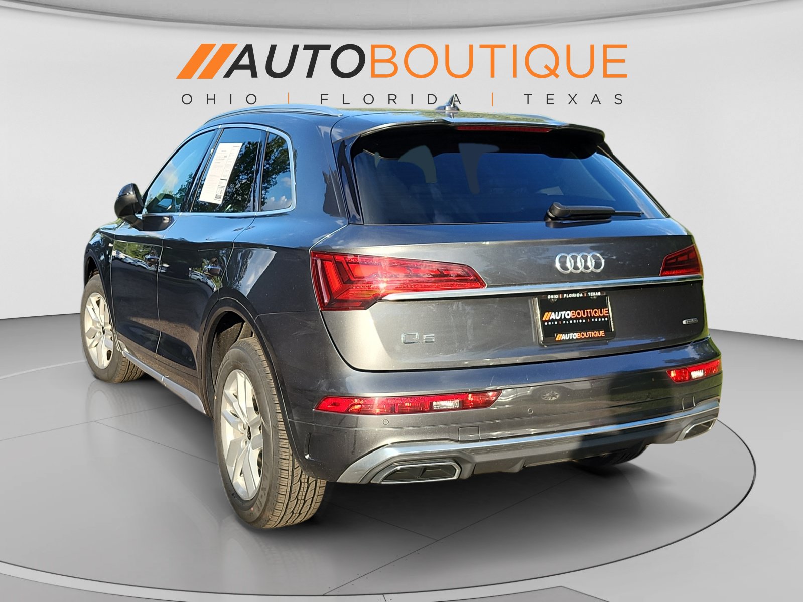 Used 2023 Audi Q5 2.0T Premium w/ Convenience Package AWD/4WD image 3